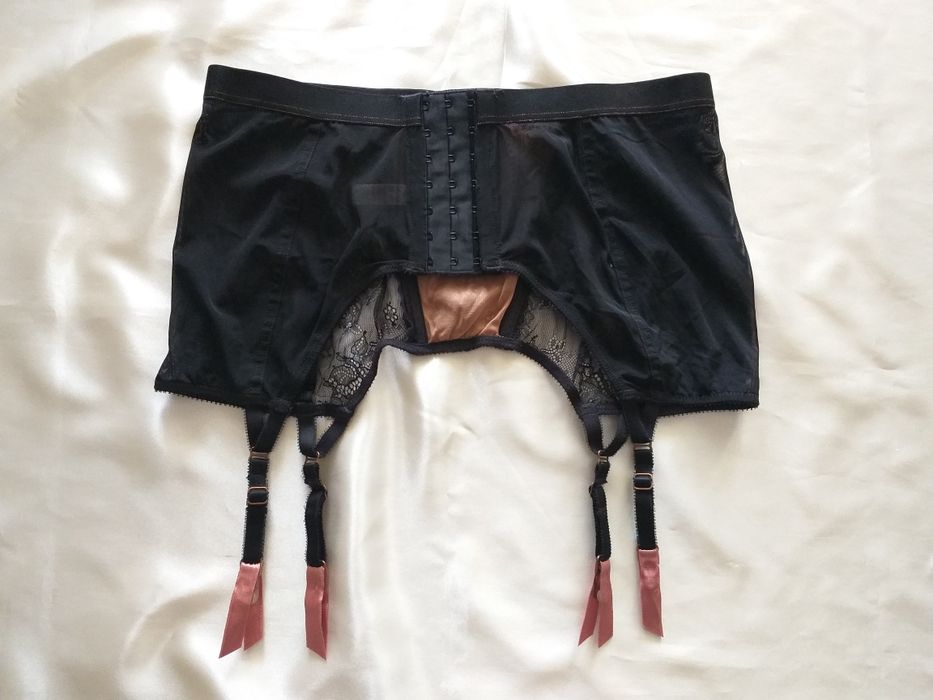 Ретро пояс для чулок на железных пажах