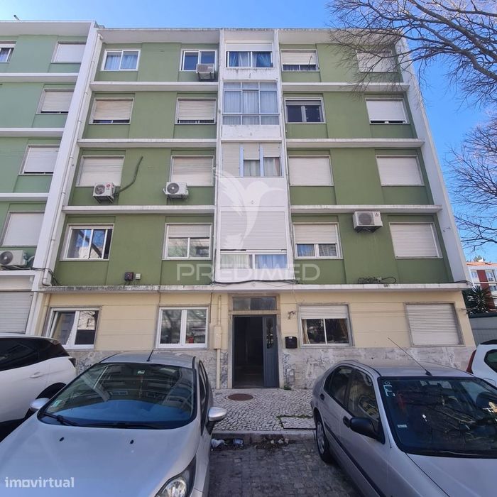 Apartamento T2 Remodelado em Benfica – Lisboa