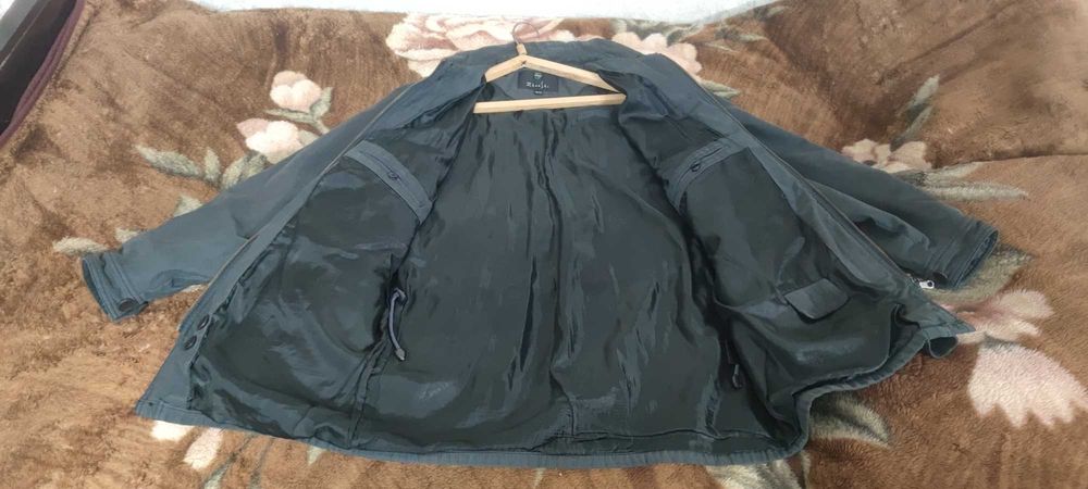 Демісезонна чоловіча куртка (розмір 48-50)