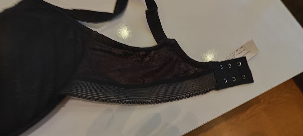 Nowy biustonosz Triumph 80 D