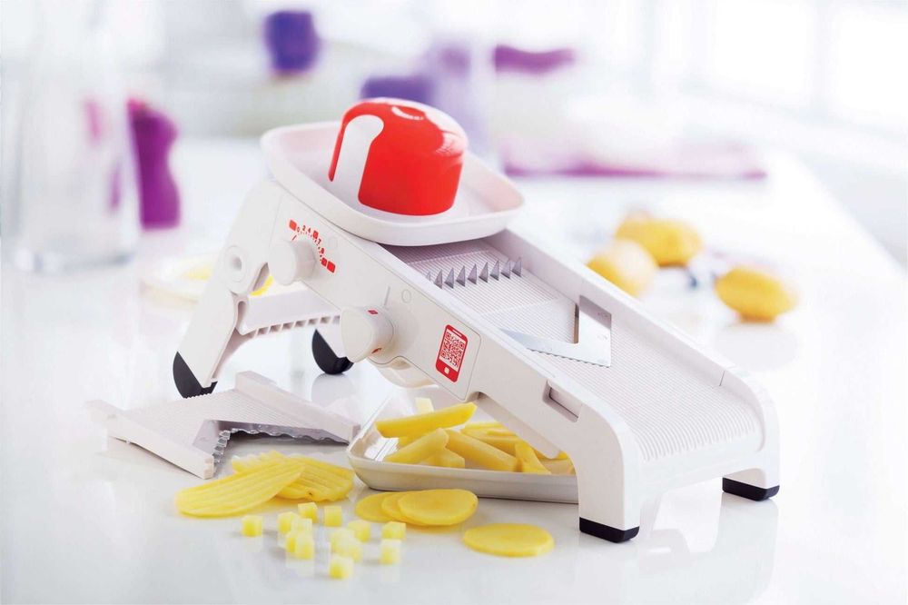 MandoChef Tupperware New459820886613698561