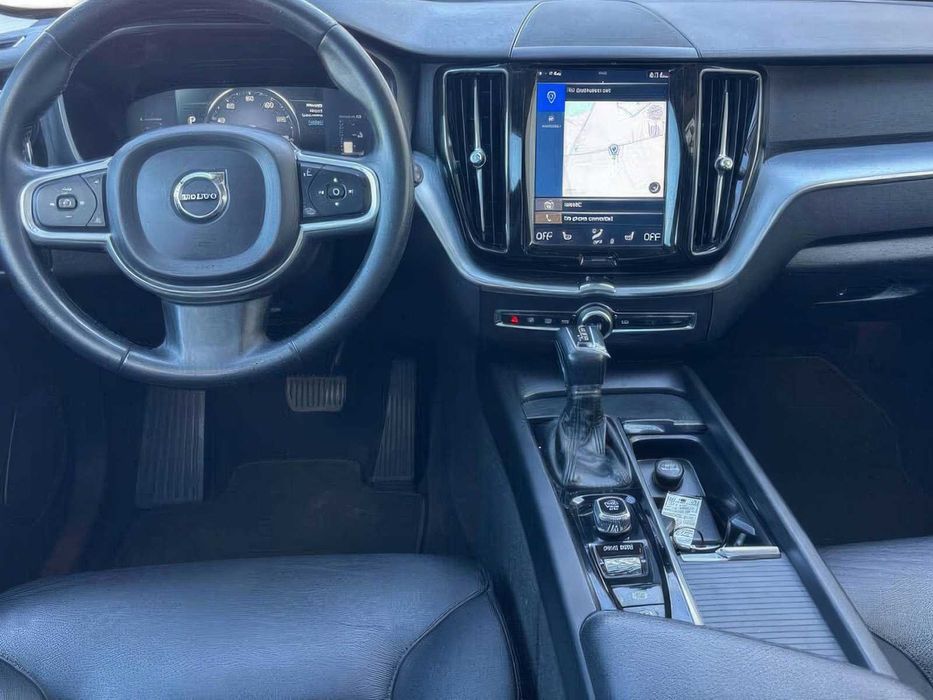 Volvo XC60 T6 Momentum      2019