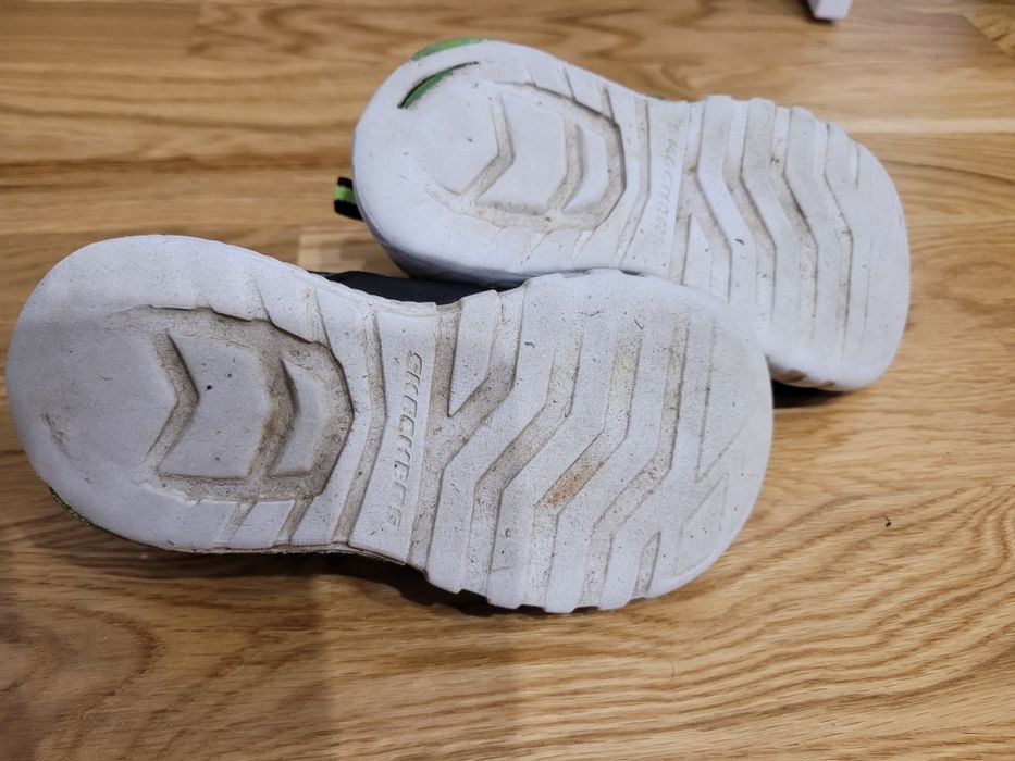 Skechers 26, świecące