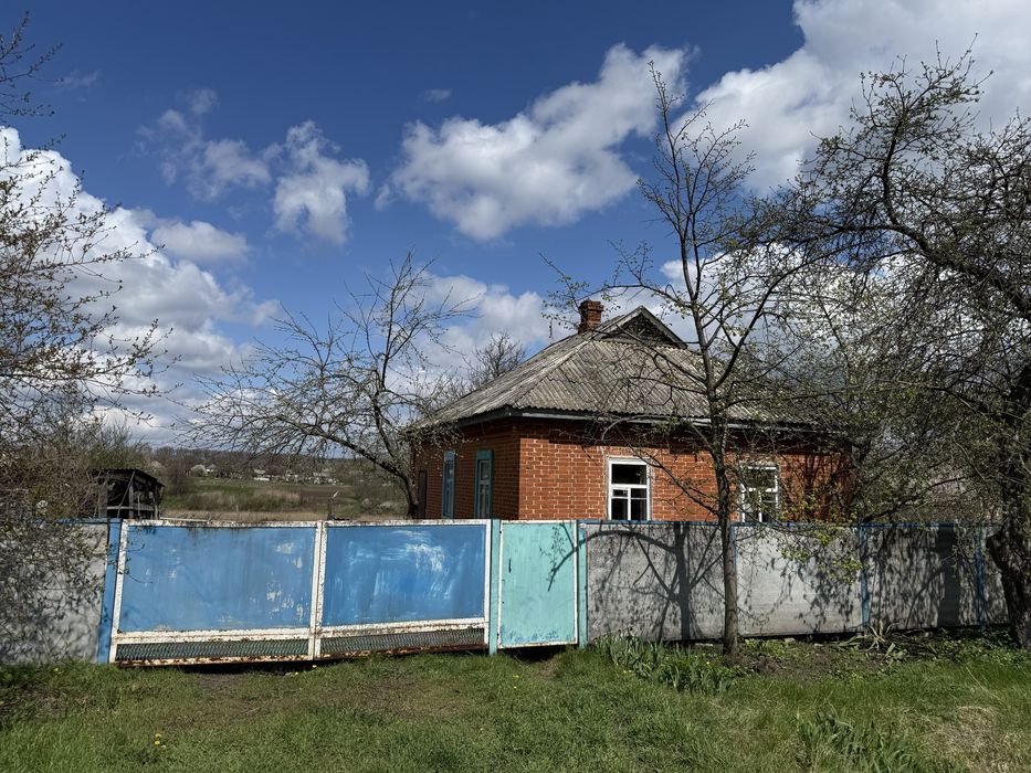 Продам цегляний будинок