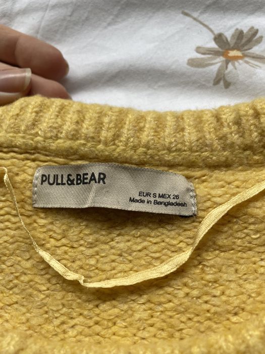 Camisola malha Pull and Bear amarela com padrão