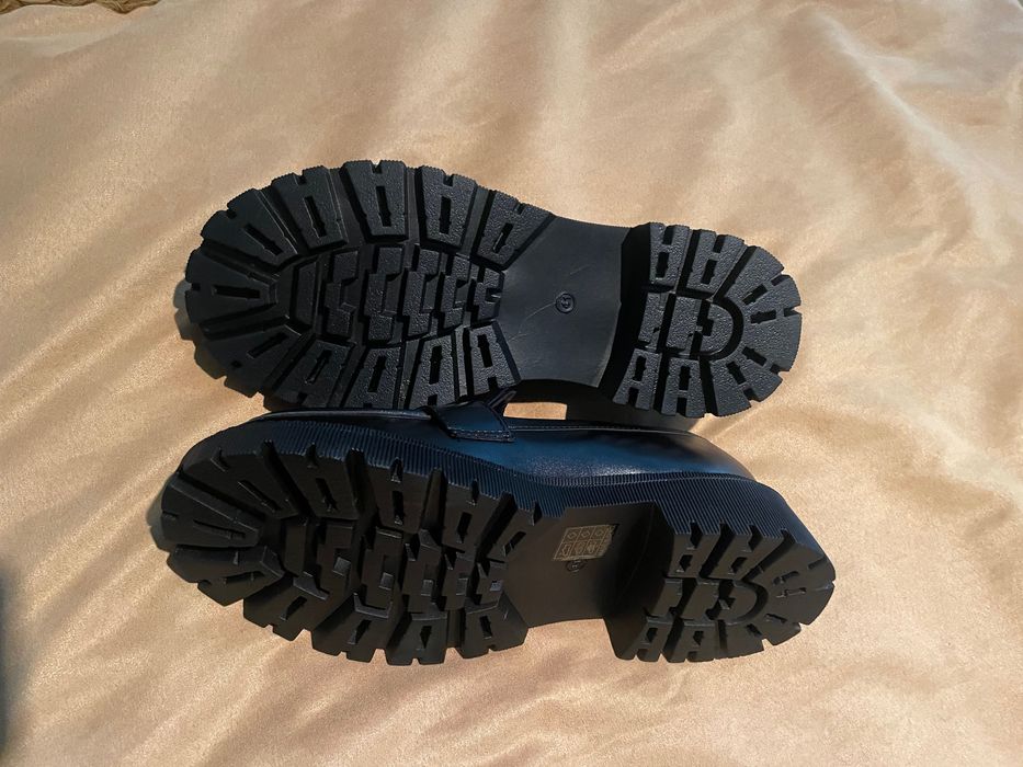 Sapatos tamanho 41 NOVOS