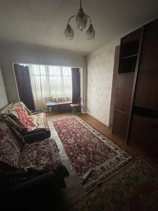 Продається 2- кімнатна квартира,метро Лісова