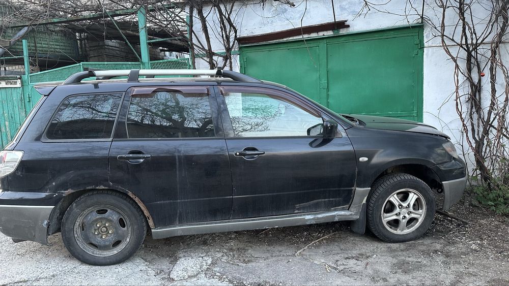 Mitsubishi outlander 1