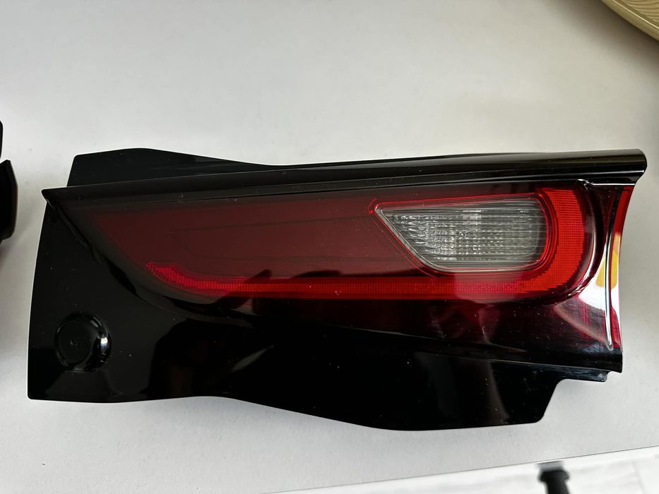 Lampy w klape bagaznika Mazda cx5 2022