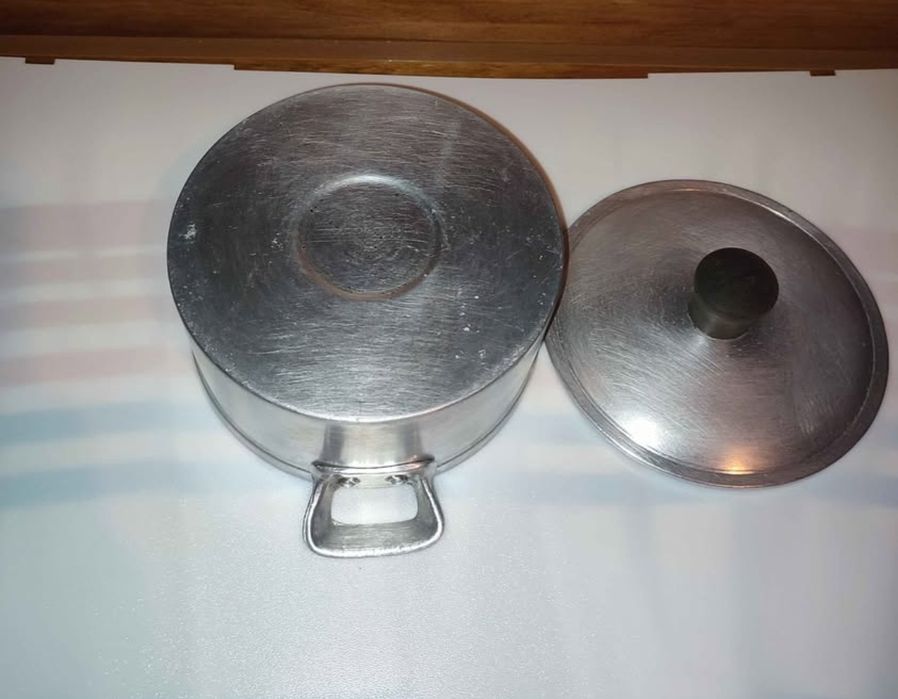 Tacho com tampa de alumínio