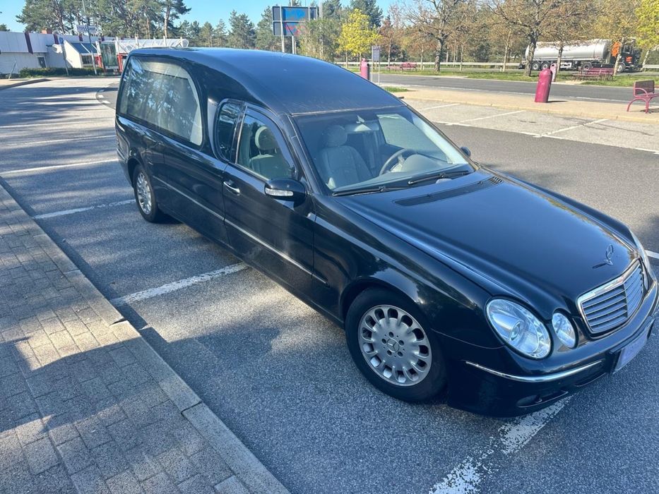 Катафалк  Mersedes-BenzW211 E270