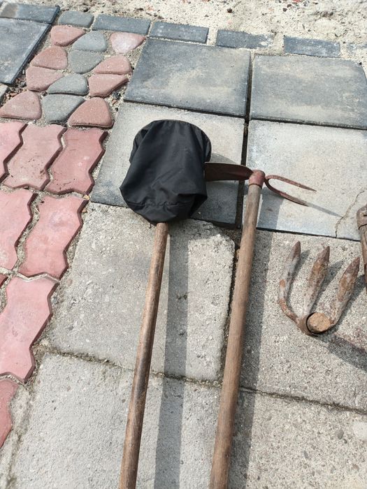 Stare narzędzia ogrodnocze