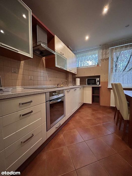 Na sprzedaż 2-pokojowe mieszkanie z dużym balkonem i piwnicą Parter