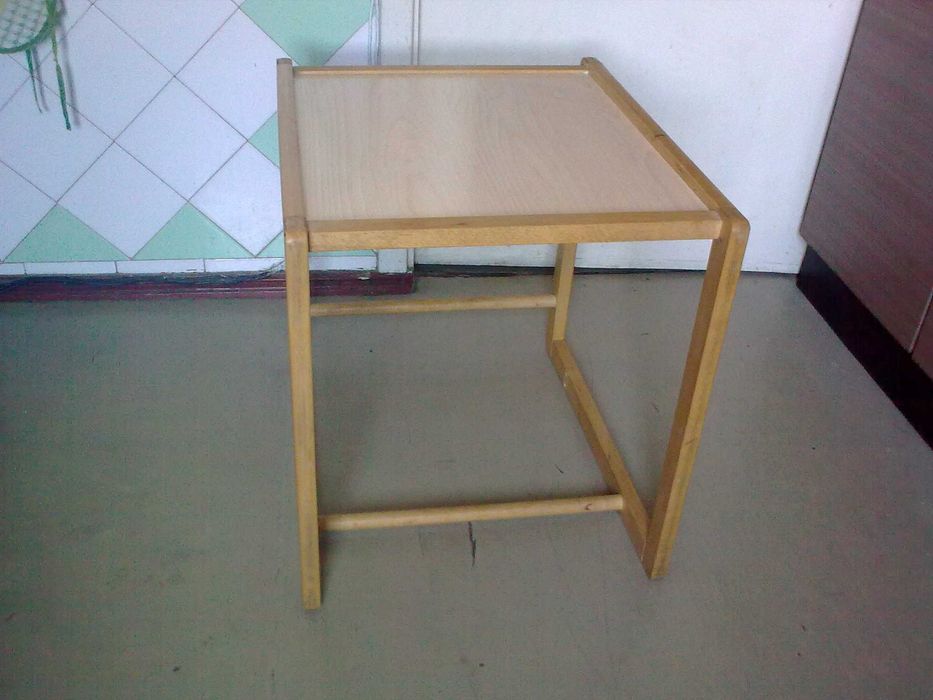 Стол столик выс.49, 53 х 44