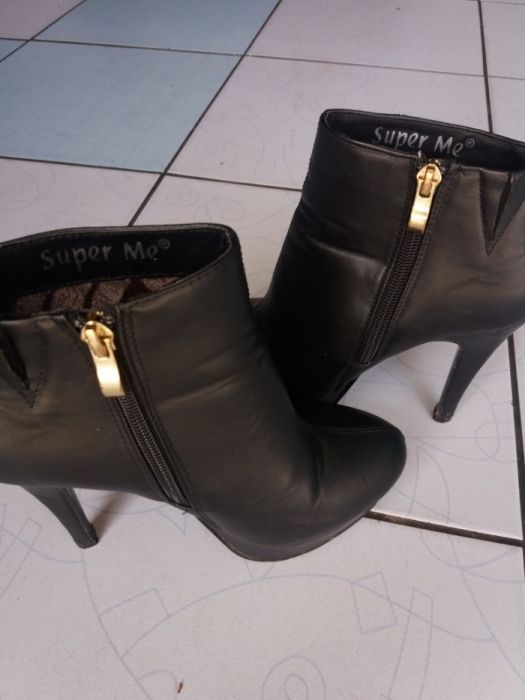 czarne botki na platformie rozmiar 36 Możliwość wysyłki paczkomatem