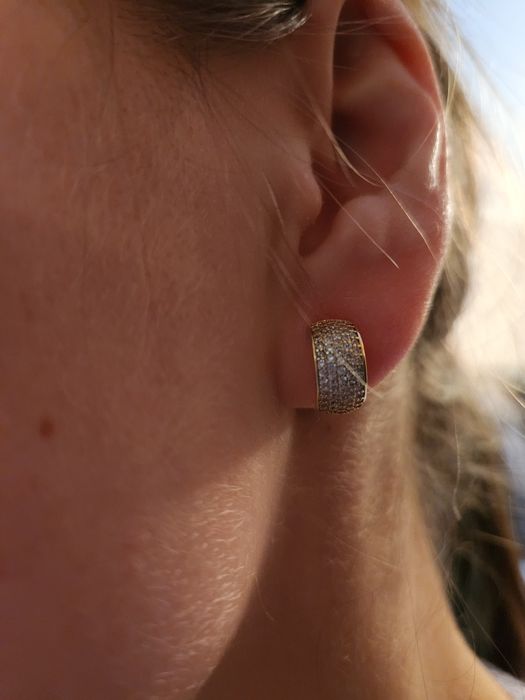 Кліпси дуже гарно виглядають на вушці