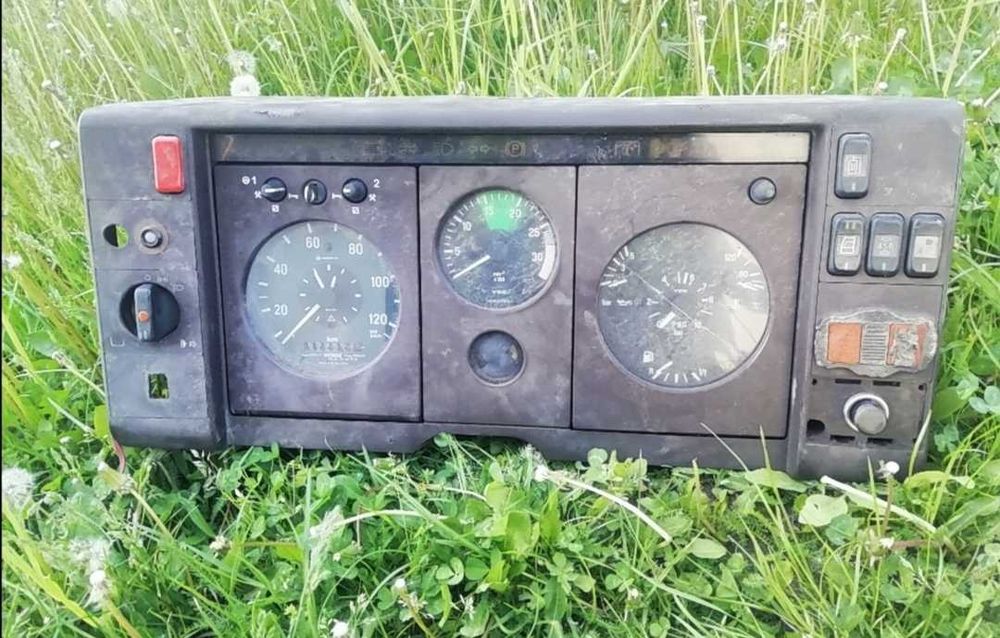 Капот мерседес 814 817 914 917 809 1114 1117 1317 709 711 бампер диск