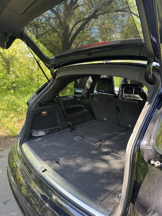 Audi q7 3.0 tdi 2012. 183км