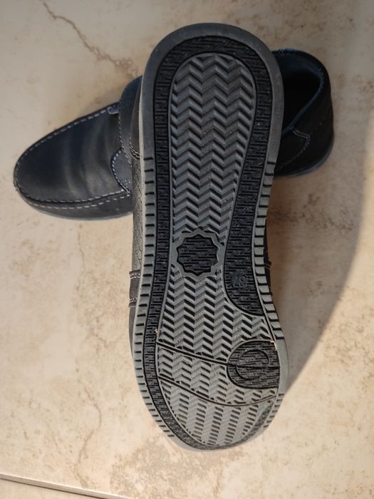 Czarne półbuty na rzep 37