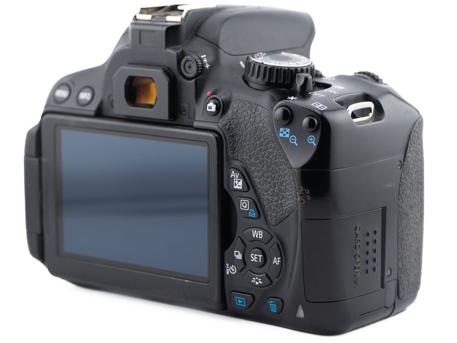 Lustrzanka Canon EOS 650D z ładowarką - przebieg 143001 zdjęć