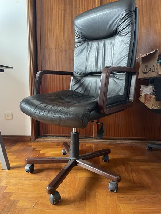 cadeira de escritório vintage em madeira e pele