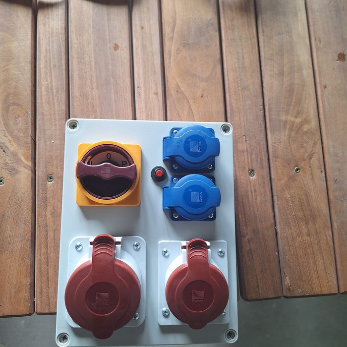 Rozdzielnia R-BOX 240 IP44
