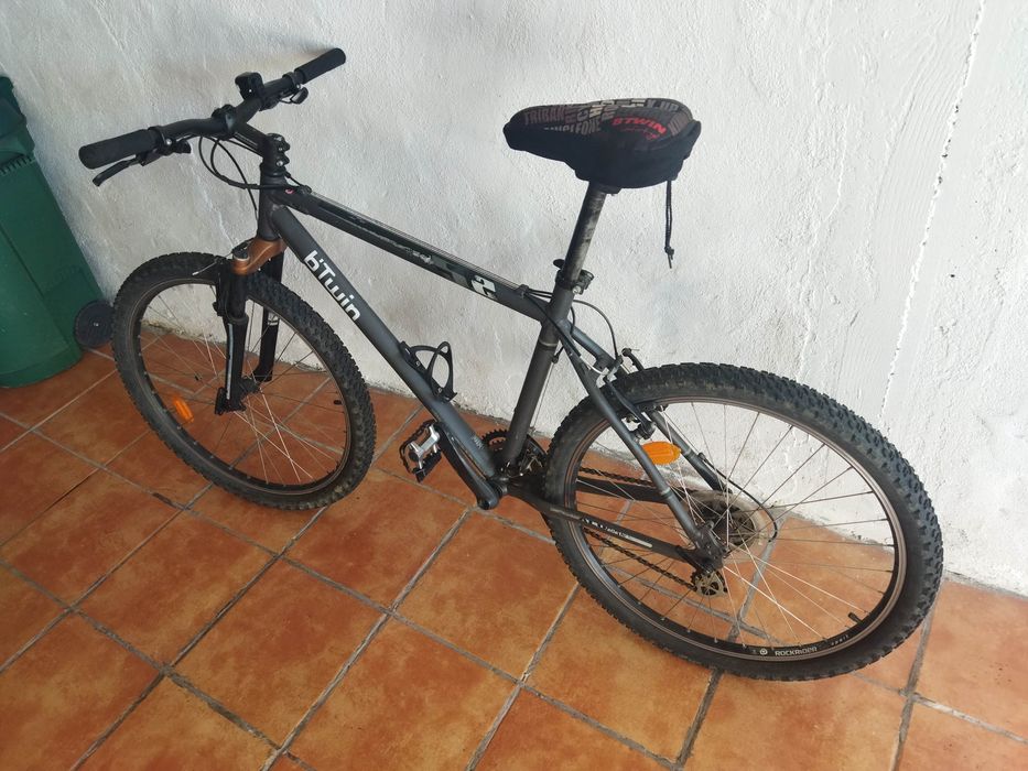 Bicicleta BTT rockrider muito pouco uso, boa de tudo