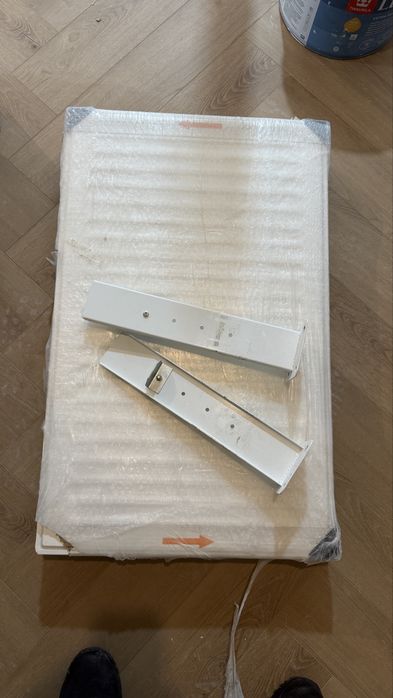 Продам радіатор батарею 800*600 з підлоговим кріпленням