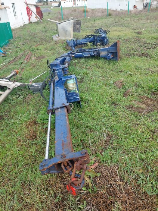 2  gruas em bom estado