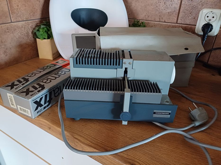 Projektor Kindermann+okienka