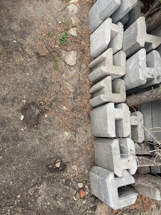 Łaczniki Laczniki betonowe nowe 20 cm, 25 cm, 30 cm.