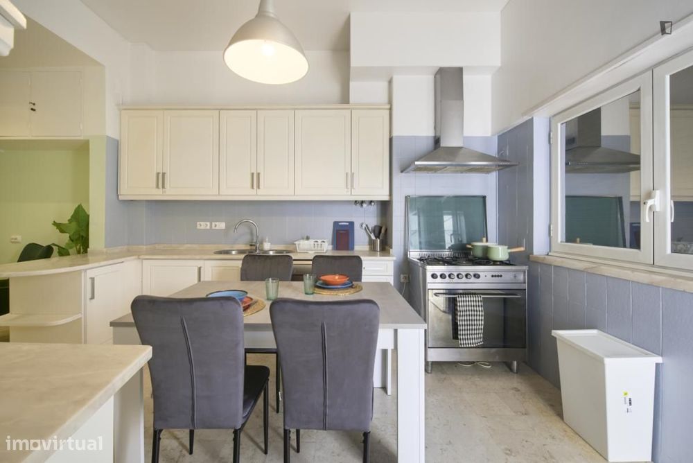 Quarto - localizado em Entrecampos Lisbon