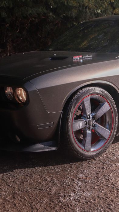Dodge challenger 3.6 edição especial “ Rallye Redline”
