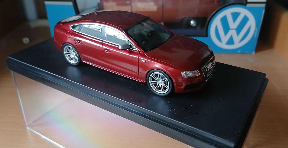 Miniatura escala 1.43