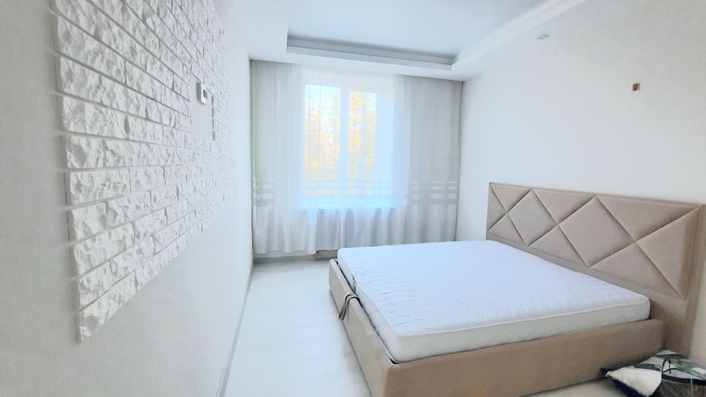 Продам 2 кв по Сертификату,VIP класса АО сталинка пр-ктСвободы 55000$