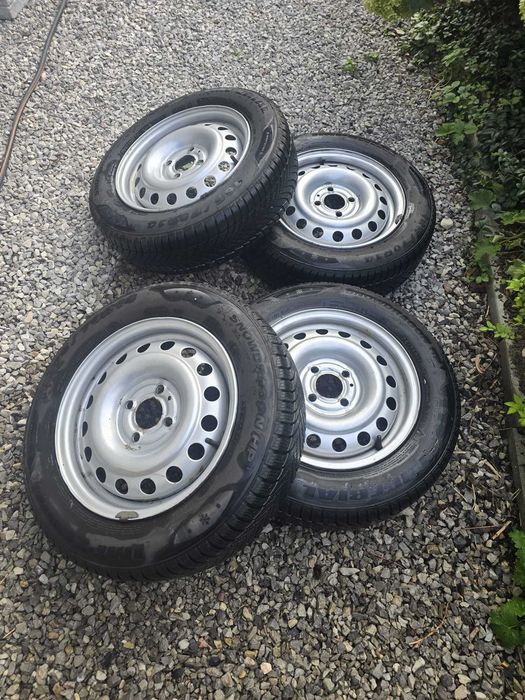 Opony zimowe imperial  165/70 R14 + stalówki