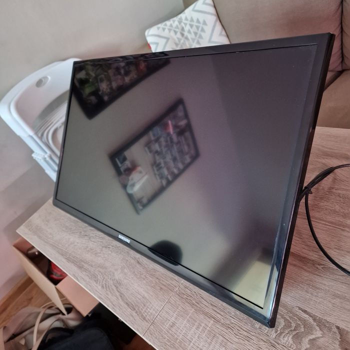 Telewizor Samsung 32 cale wysięgnik LED okablowanie pilot stan bdb