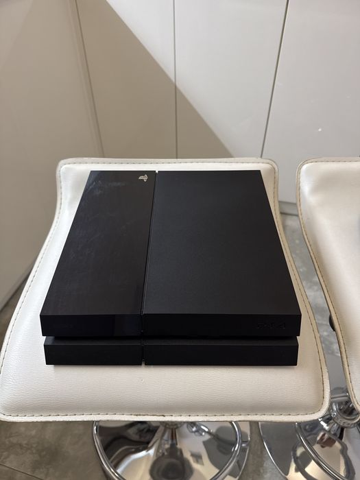 Playstation 4 500GB 2 pady plus Wiedzmin 3 Dziki Gon