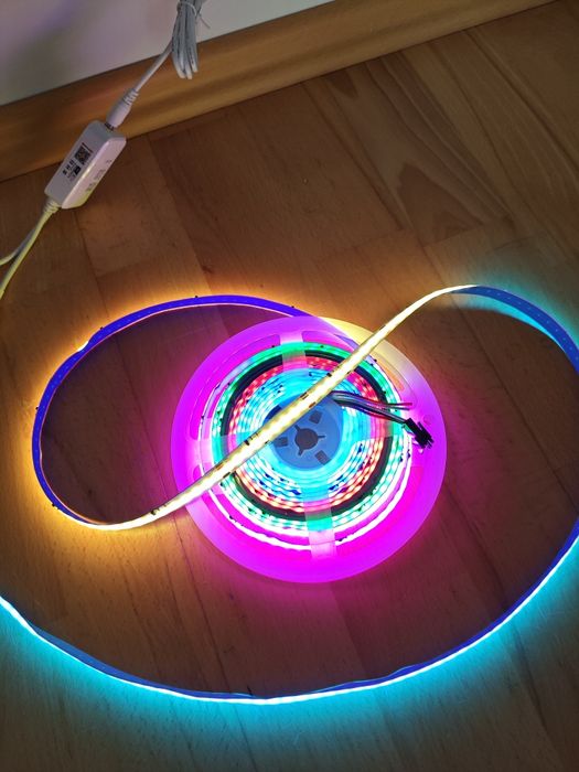 Taśma LED COB RGBIC 5 m – NEON 576 LED/m WS2811 12 V Smart WiFi Nowa
