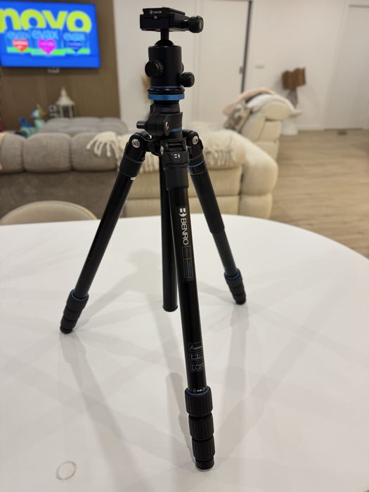 Tripé Benro GoPlus Travel FGP28A + Cabeça de Bola Neewer