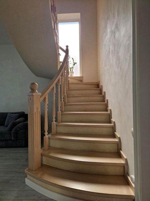 Здається шикарний 4 кімнатний Будинок по Вулиці Козацька.