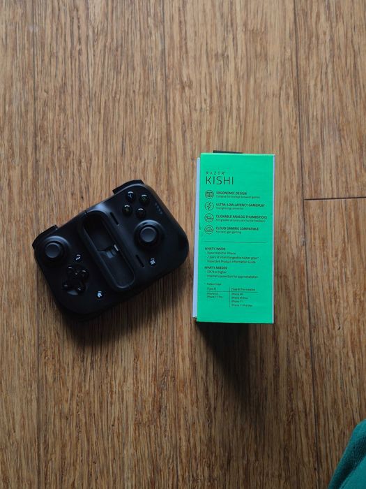 Kontroler Razer Kishi dla iPhone (Lightning) | Stan bardzo dobry