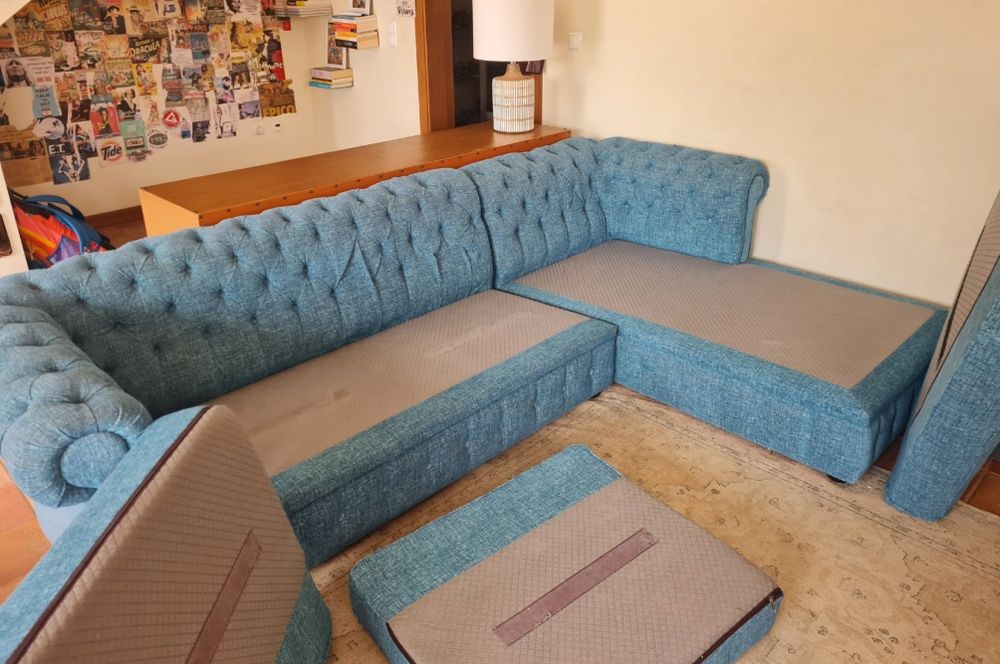 Sofá capitone 3 lugares com chaise longue