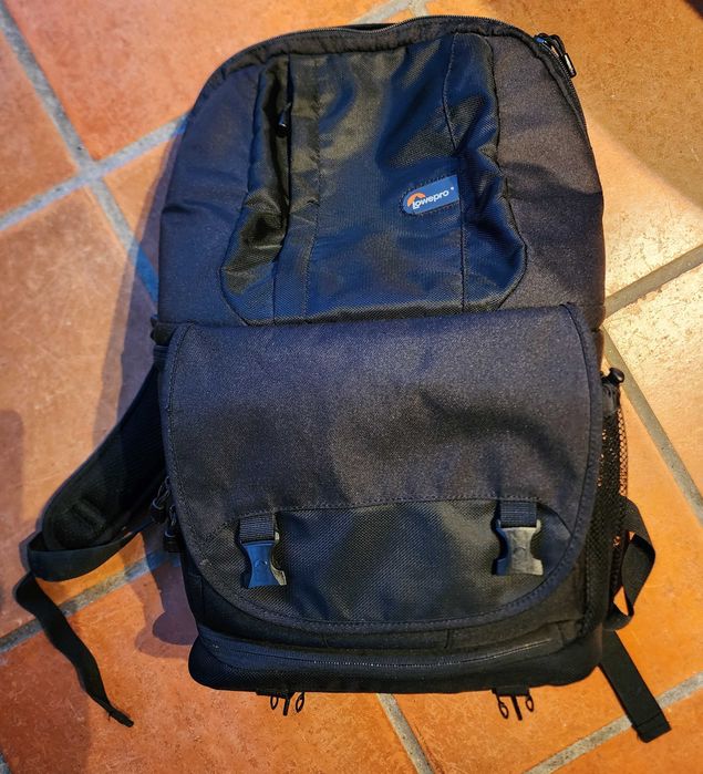 Mochila para Fotografia, marca Lowepro, em excelente estado