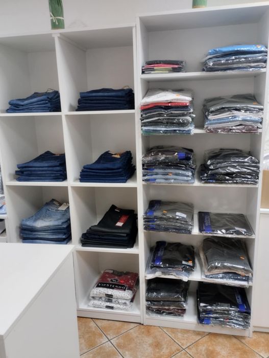 Meble, wyposażenie sklepu, regały, lady, wieszaki