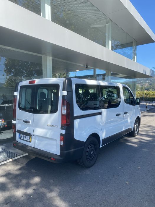 Renault Trafic 1.6 dCi Nacional • 9 Lugares