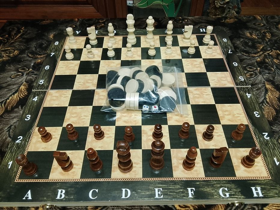 Шахи - розмір 50 × 50 ,40 × 40 см - 3 × 1 ( шашки, нарди).Дерево. Нове