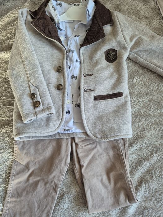 Продам костюм на хлопчика 98см