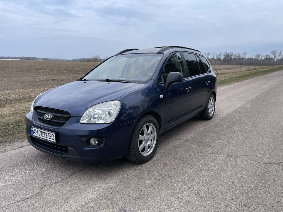 Продам Kia Carens