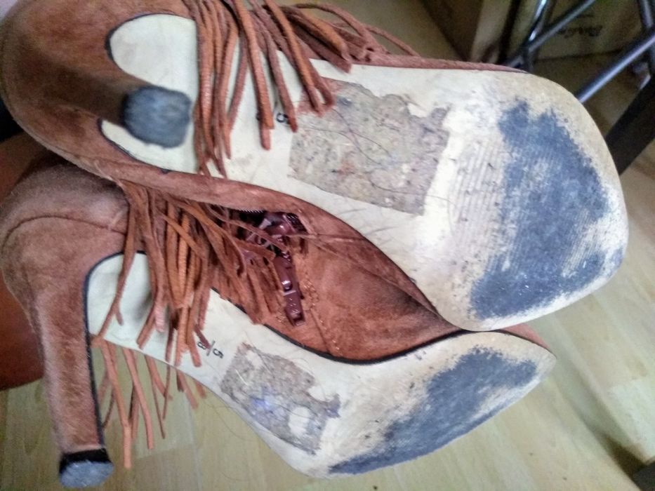 Botki z frędzlami skóra naturalna 38